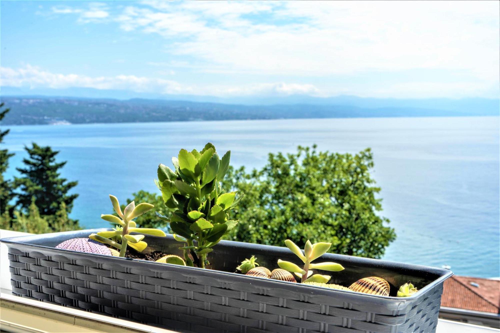 Apartment Near Beach With Sea View Opatija Extérieur photo